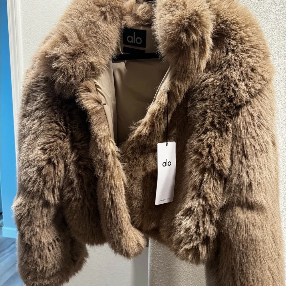 ALO Opulent Faux Fur Cropped Jacket - Picture 9 of 14